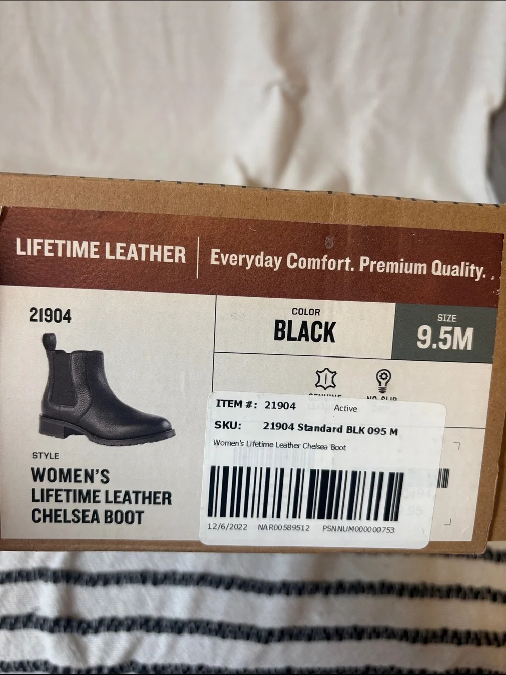 Duluth Trading Co Black Leather Chelsea Ankle Boots